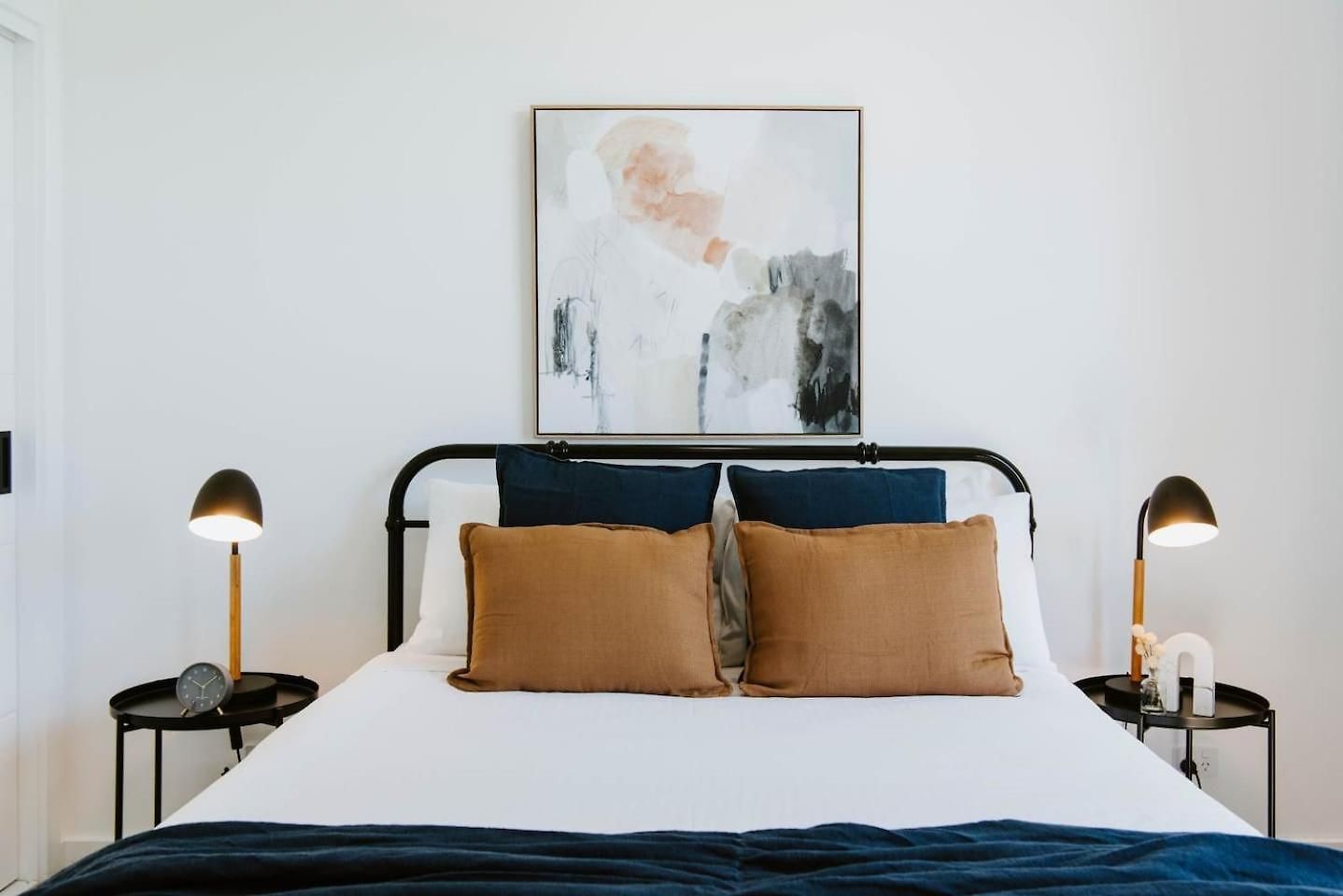 The Wine Manor - Lavish Poolside Living Holiday home Mudgee