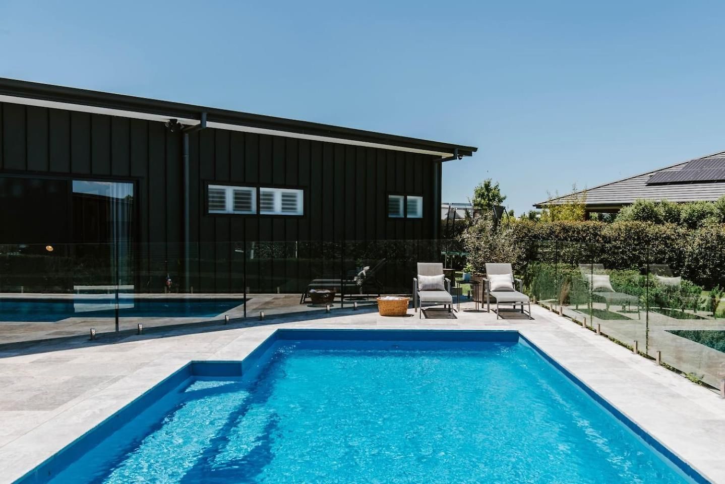 Holiday home The Wine Manor - Lavish Poolside Living