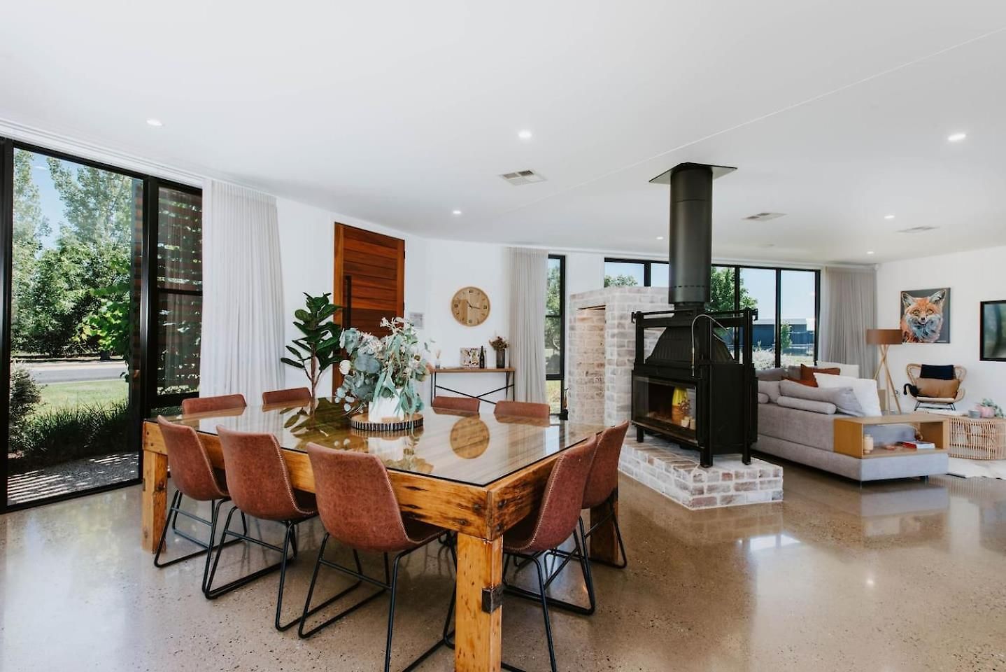 The Wine Manor - Lavish Poolside Living * Mudgee