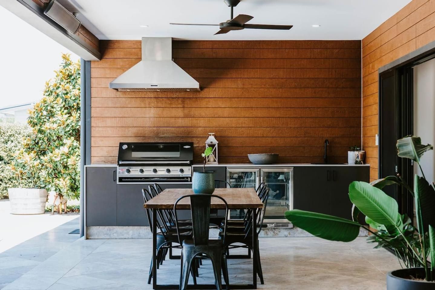 Holiday home The Wine Manor - Lavish Poolside Living Mudgee