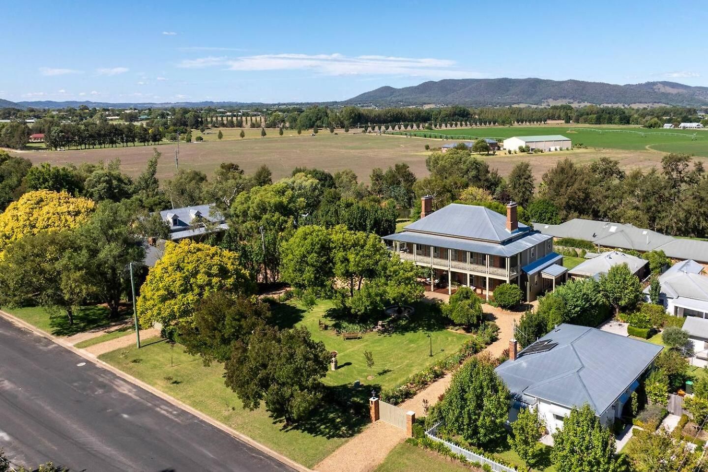 Bleak House - A Landmark Of Mudgee's Heritage * Mudgee