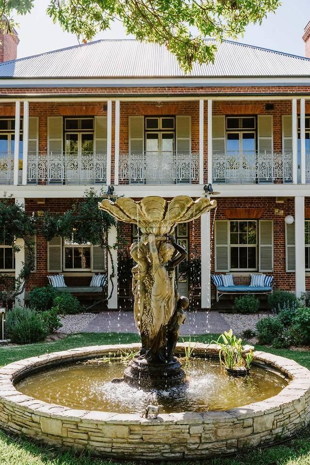 Bleak House - A Landmark Of Mudgee's Heritage Holiday home