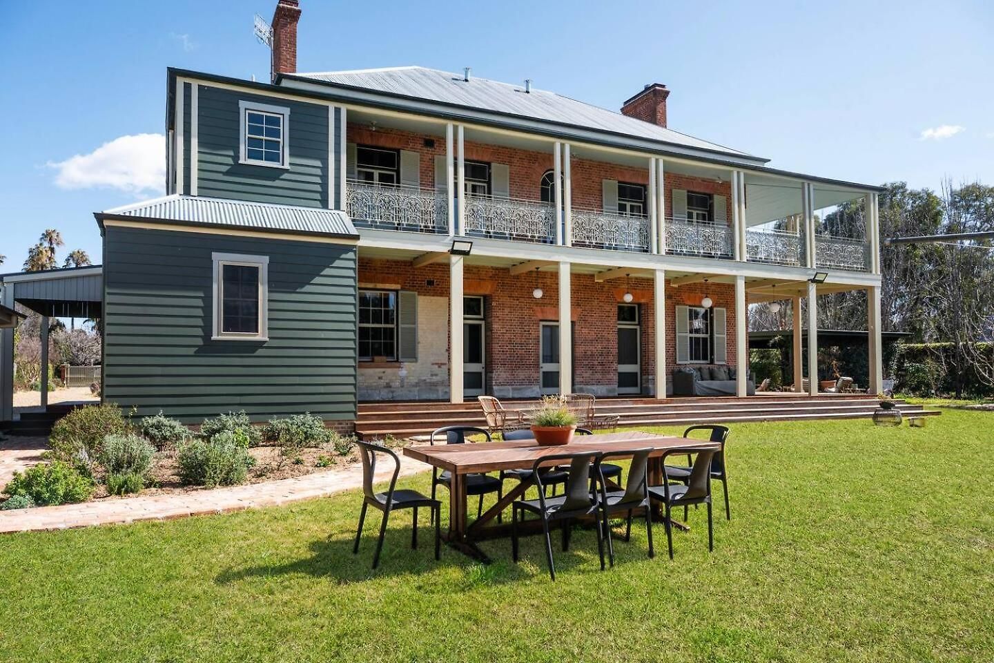 Bleak House - A Landmark Of Mudgee's Heritage * Mudgee