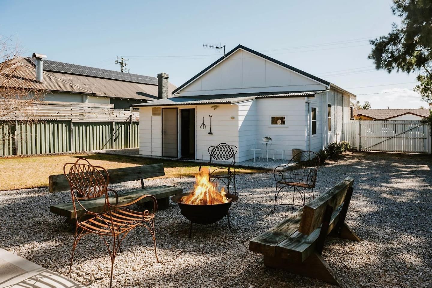 Mygoura - Charming Country Living In Town