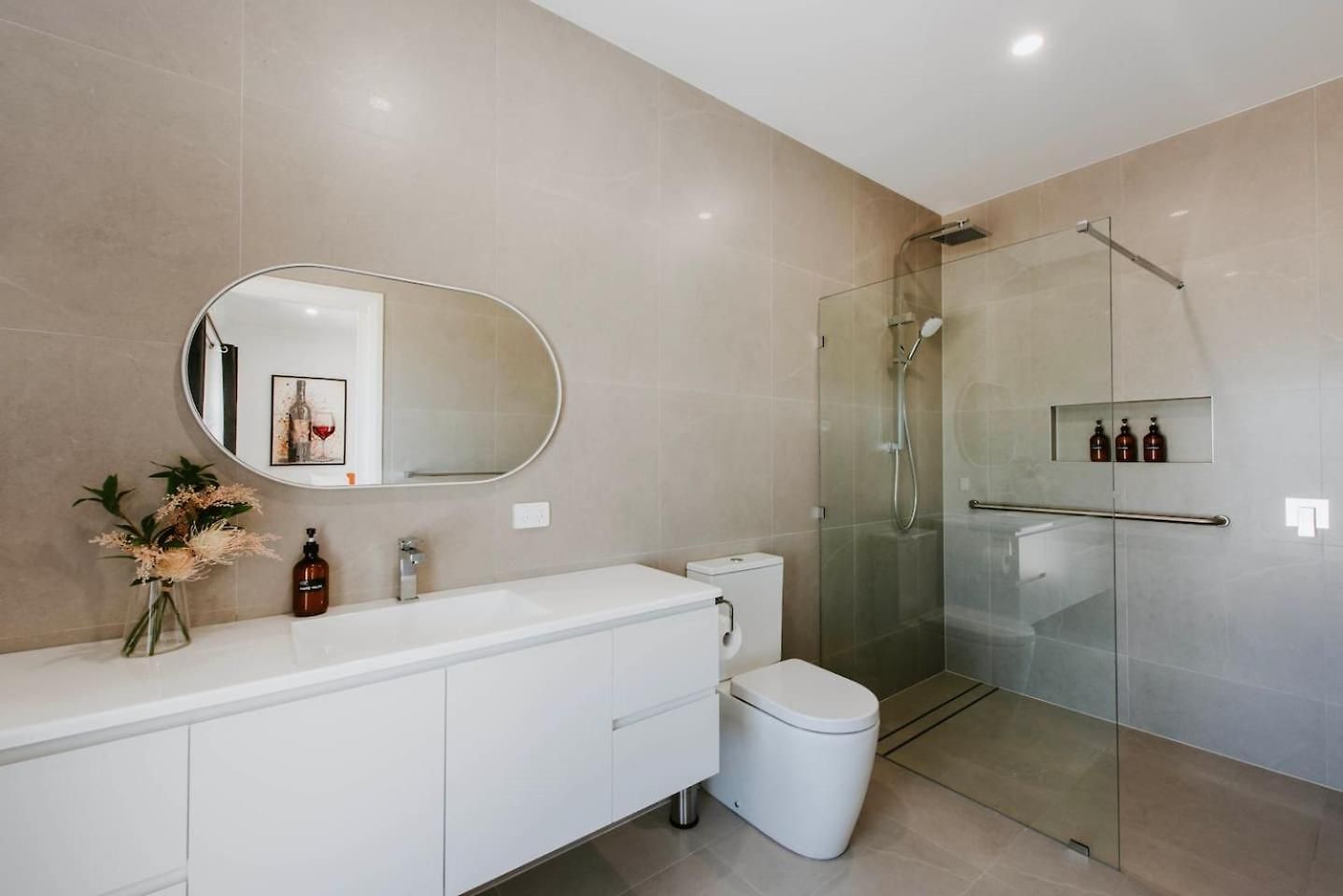 Waratah - Experience Cosy Country Charm