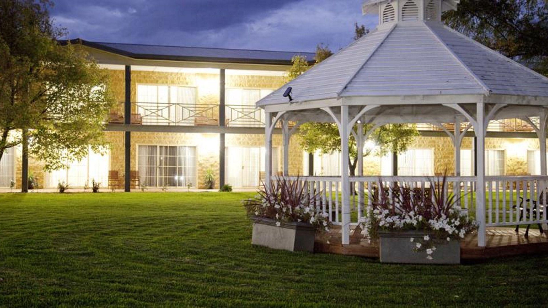 Motel Parklands