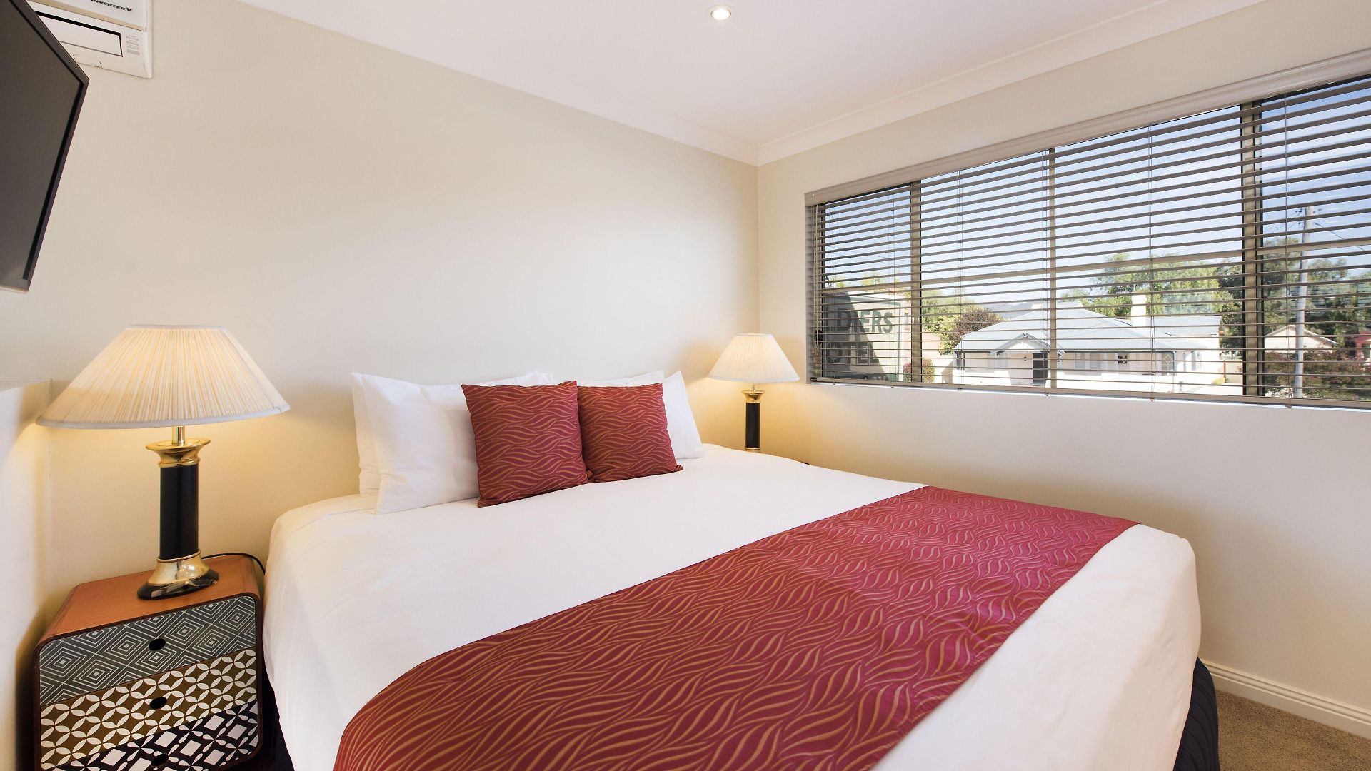 Soldiers Motel 4*