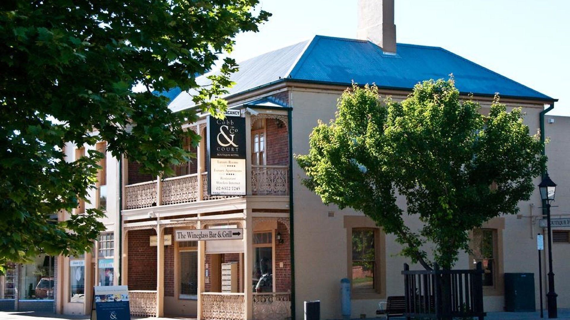 Cobb & Co Court Boutique Hotel