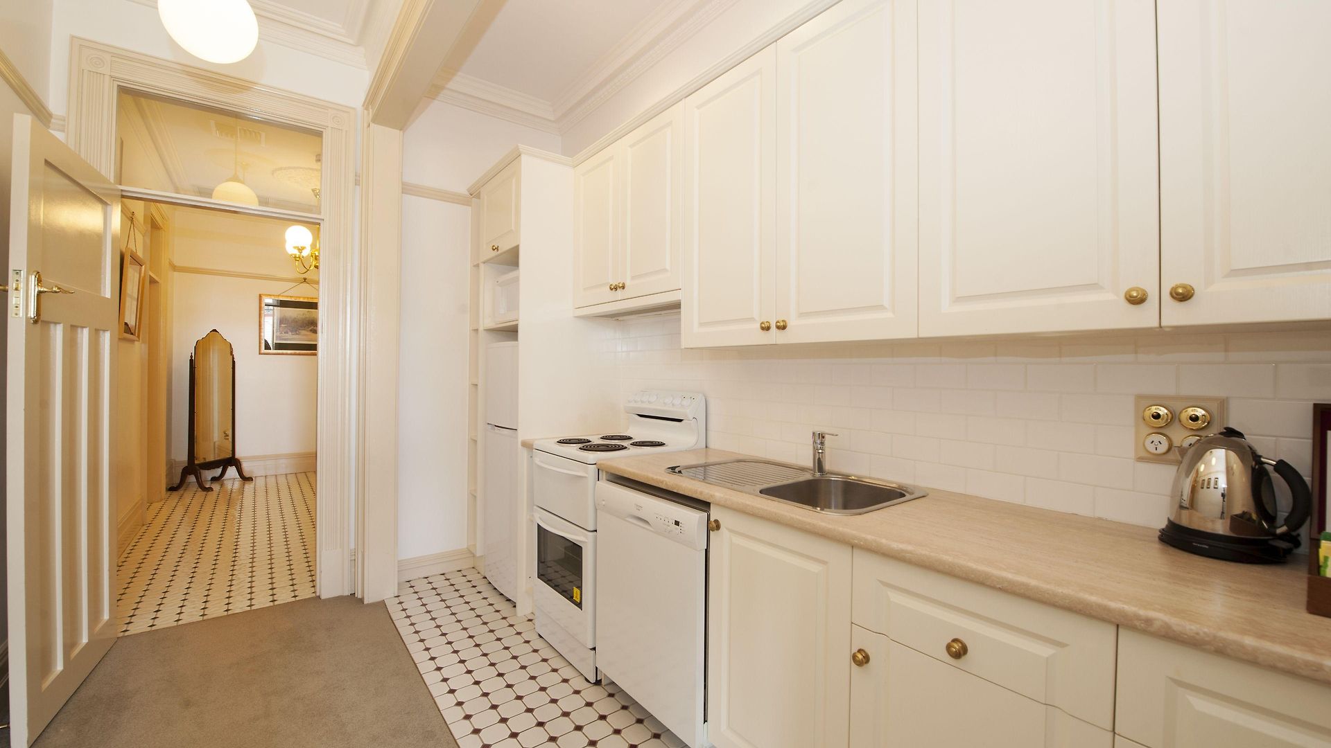 Cobb & Co Court Boutique 4*