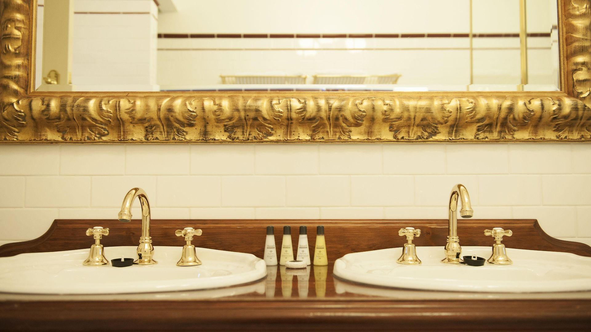 Cobb & Co Court Boutique