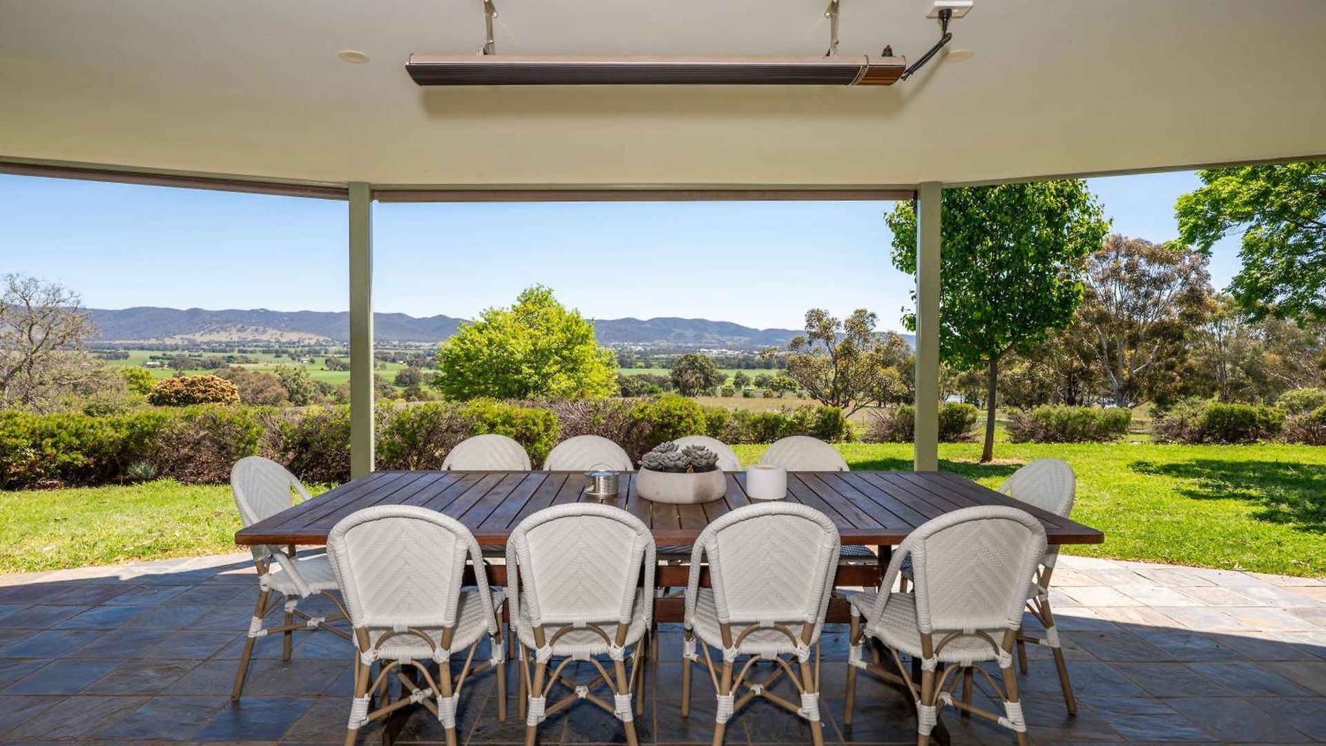 Allambie - Poolside Elegance In Countryside Holiday home Mudgee