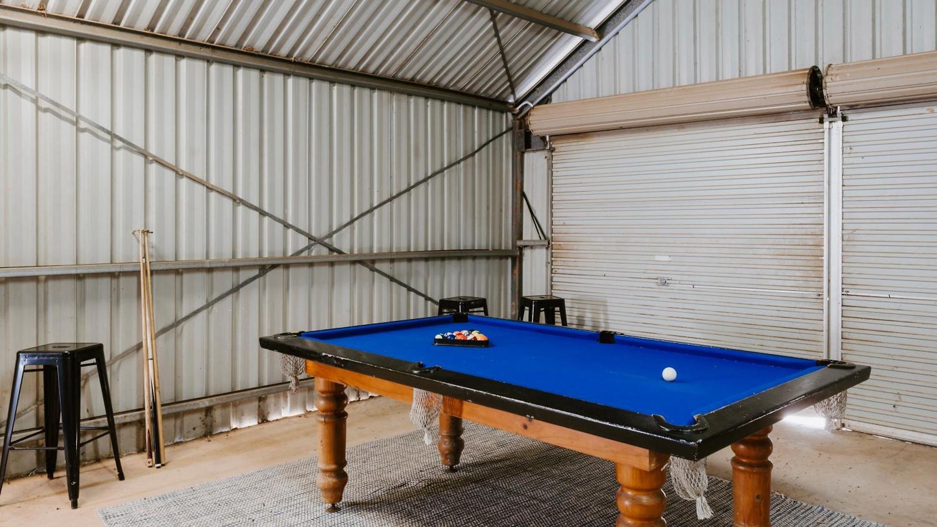 Allambie - Poolside Elegance In Countryside