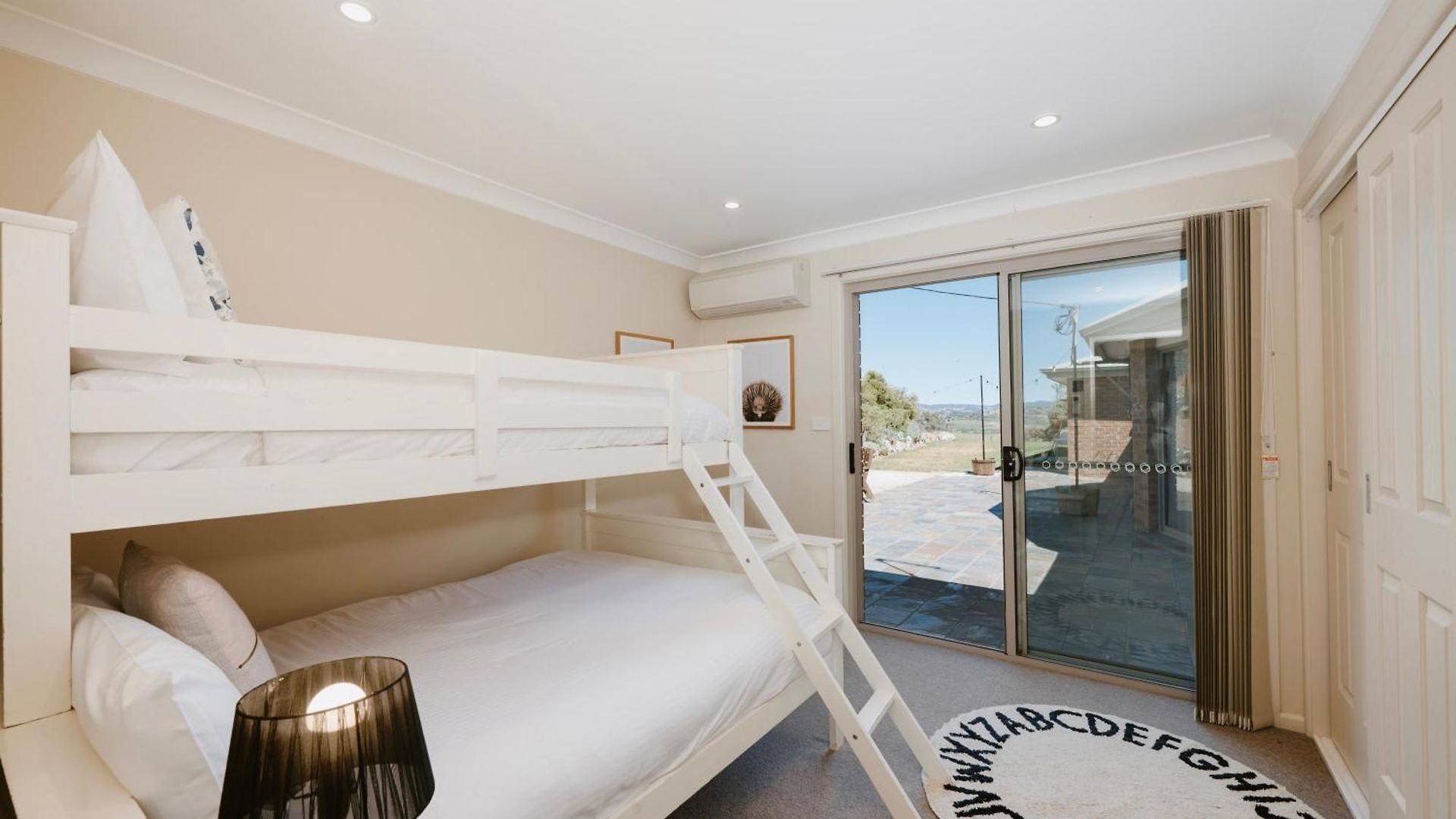 Allambie - Poolside Elegance In Countryside Holiday home