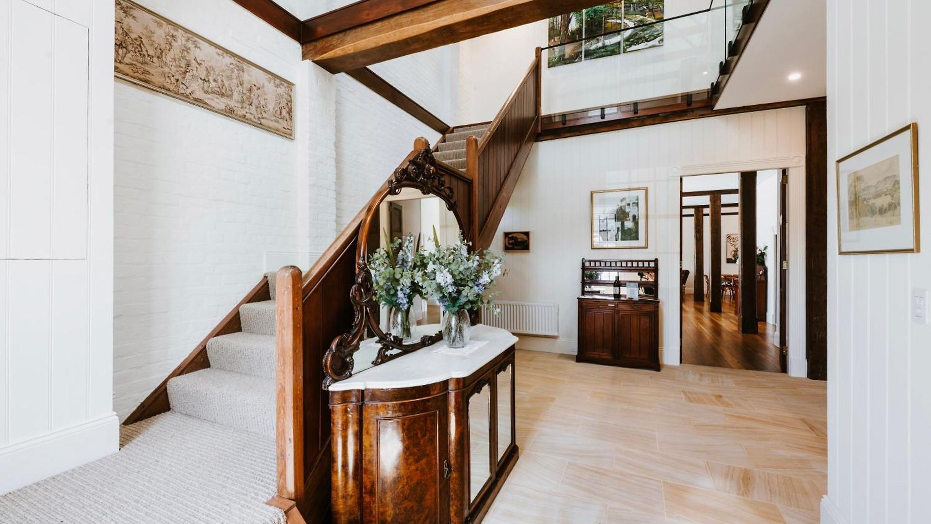 The Warehouse - Heritage Elegance In Holiday home