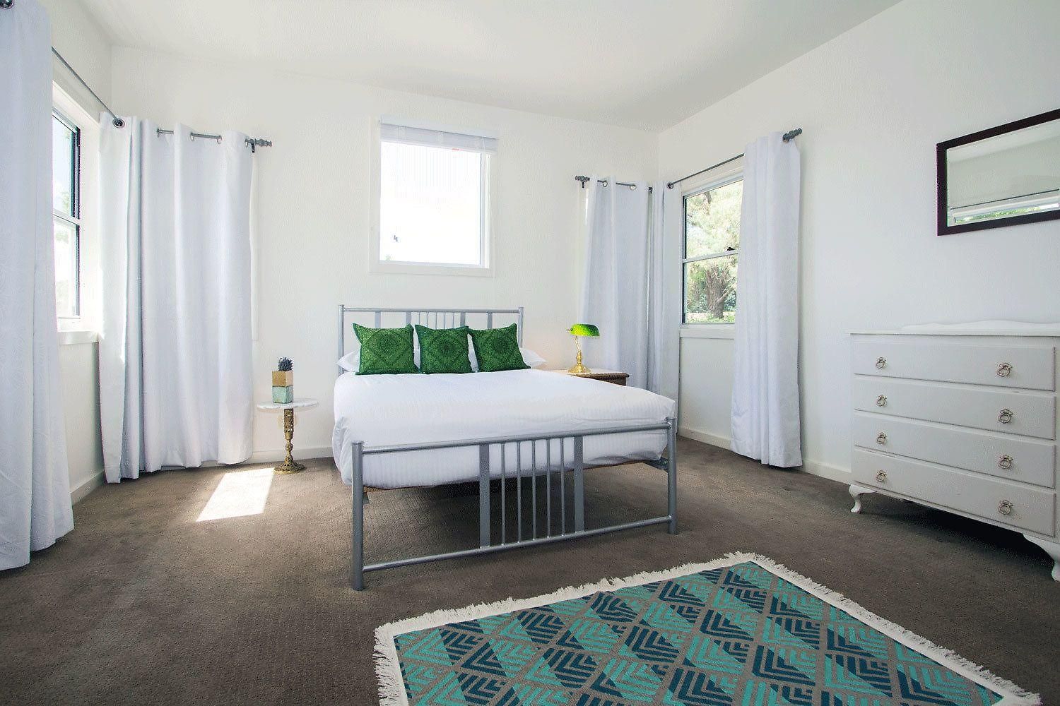 Country Grandeur At Elegant Group Getaway *