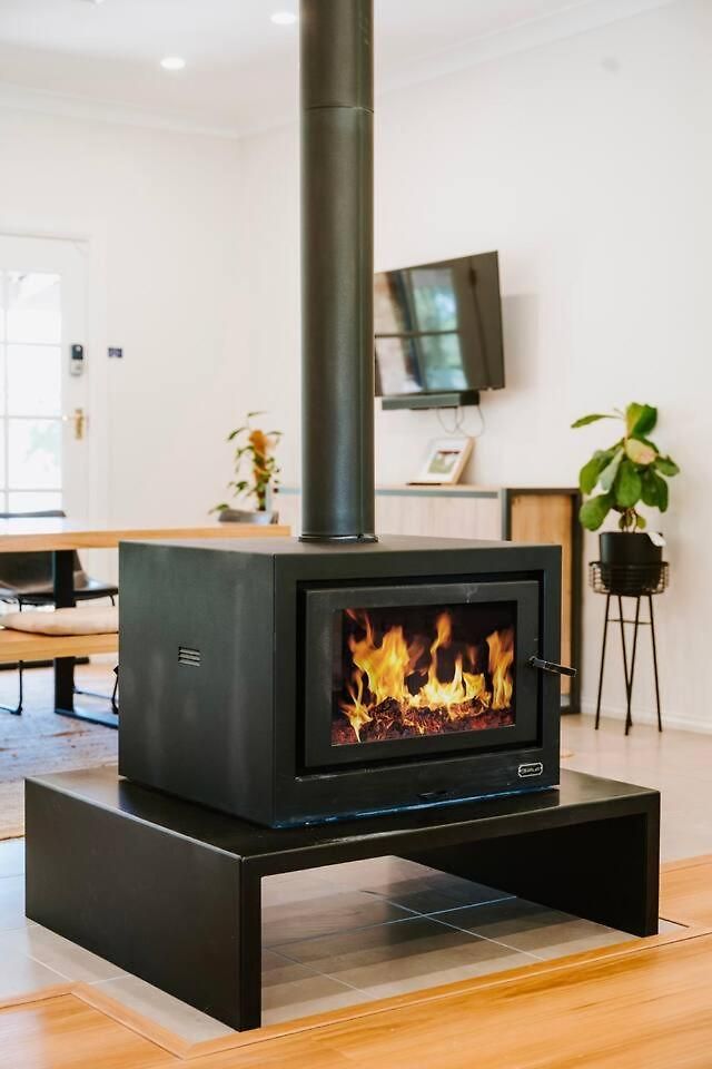 Tilia Estate - Wine Country Haven With Games Mudgee