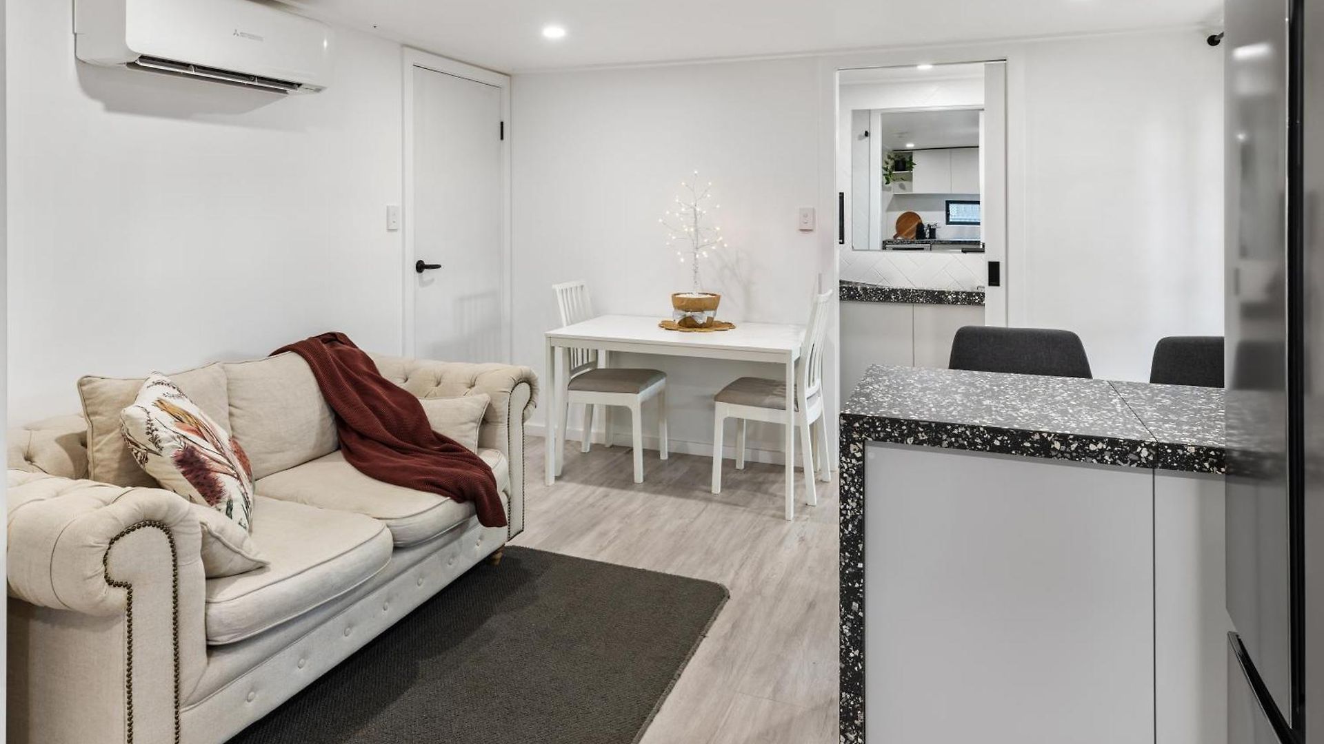 Claret On Douro - Luxe Loft Mudgee