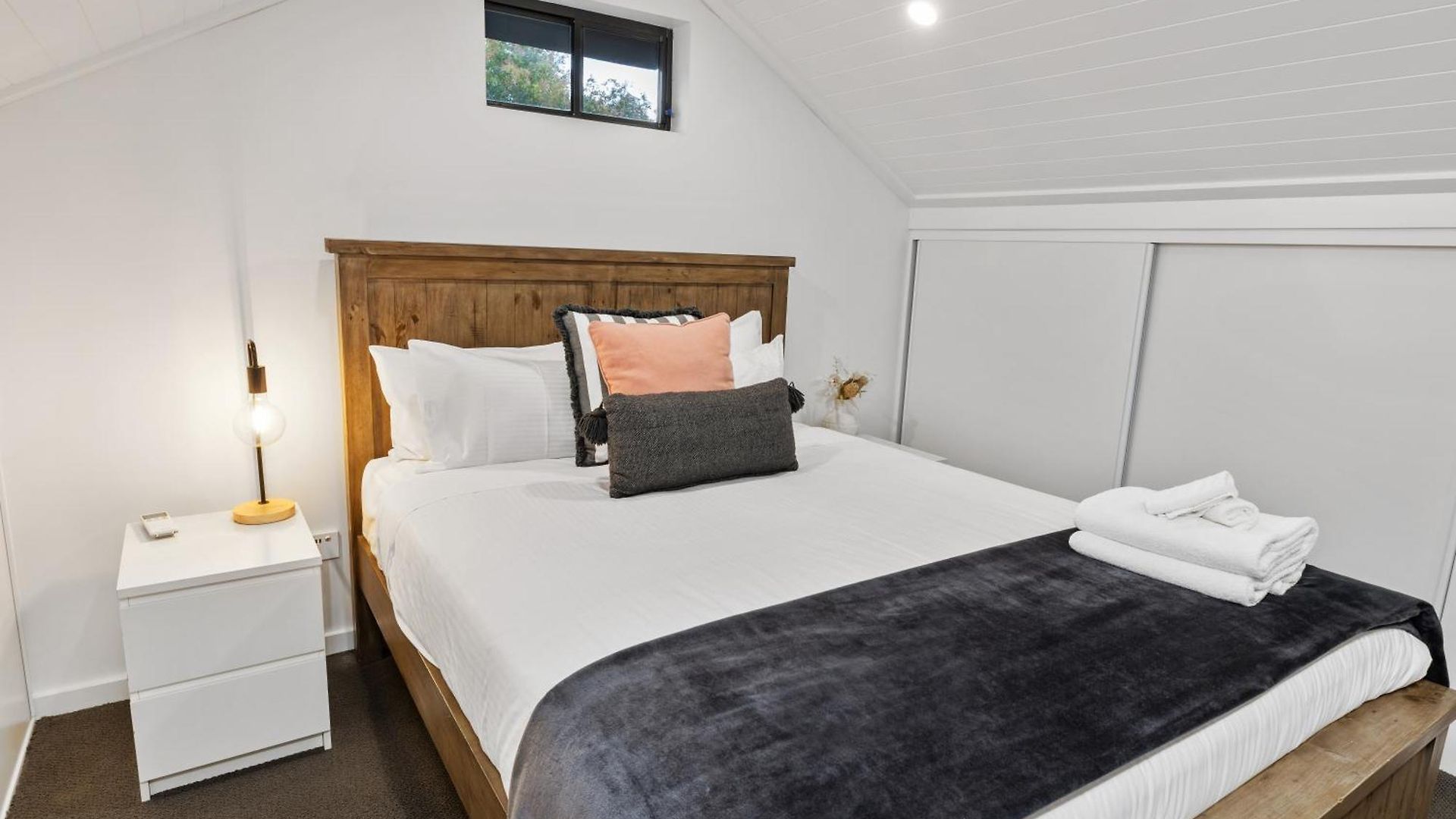 Claret On Douro - Luxe Loft * Mudgee