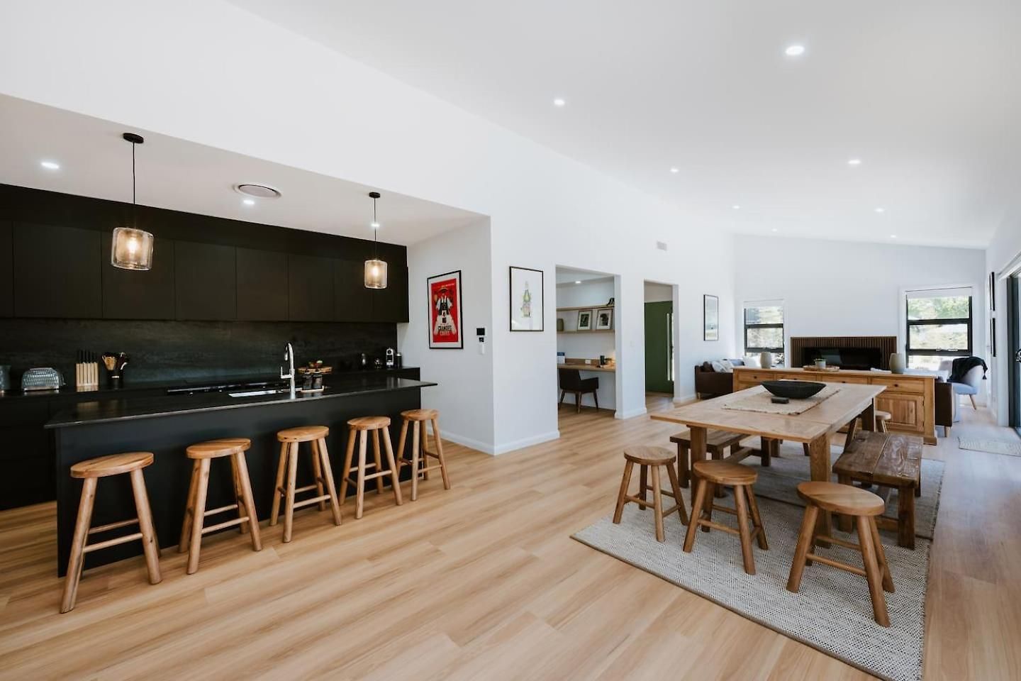 Luxury Retreats - Group Getaway Near Wineries Mudgee