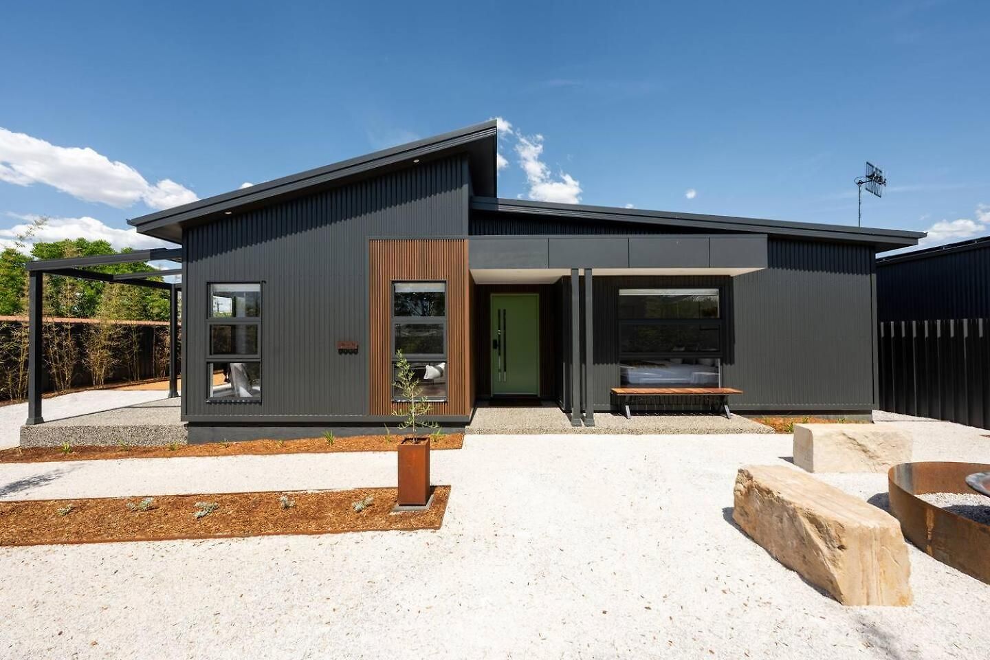 Luxury Retreats - Group Getaway Near Wineries Holiday home Mudgee