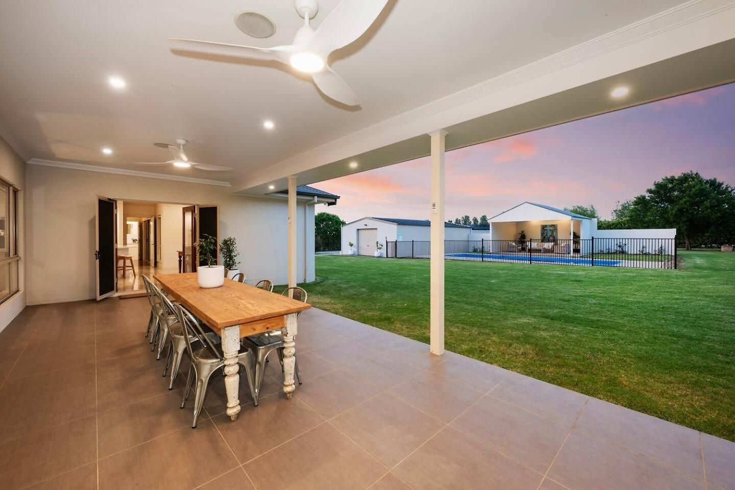 Putta Bucca Manor - Poised Poolside Country Living Holiday home