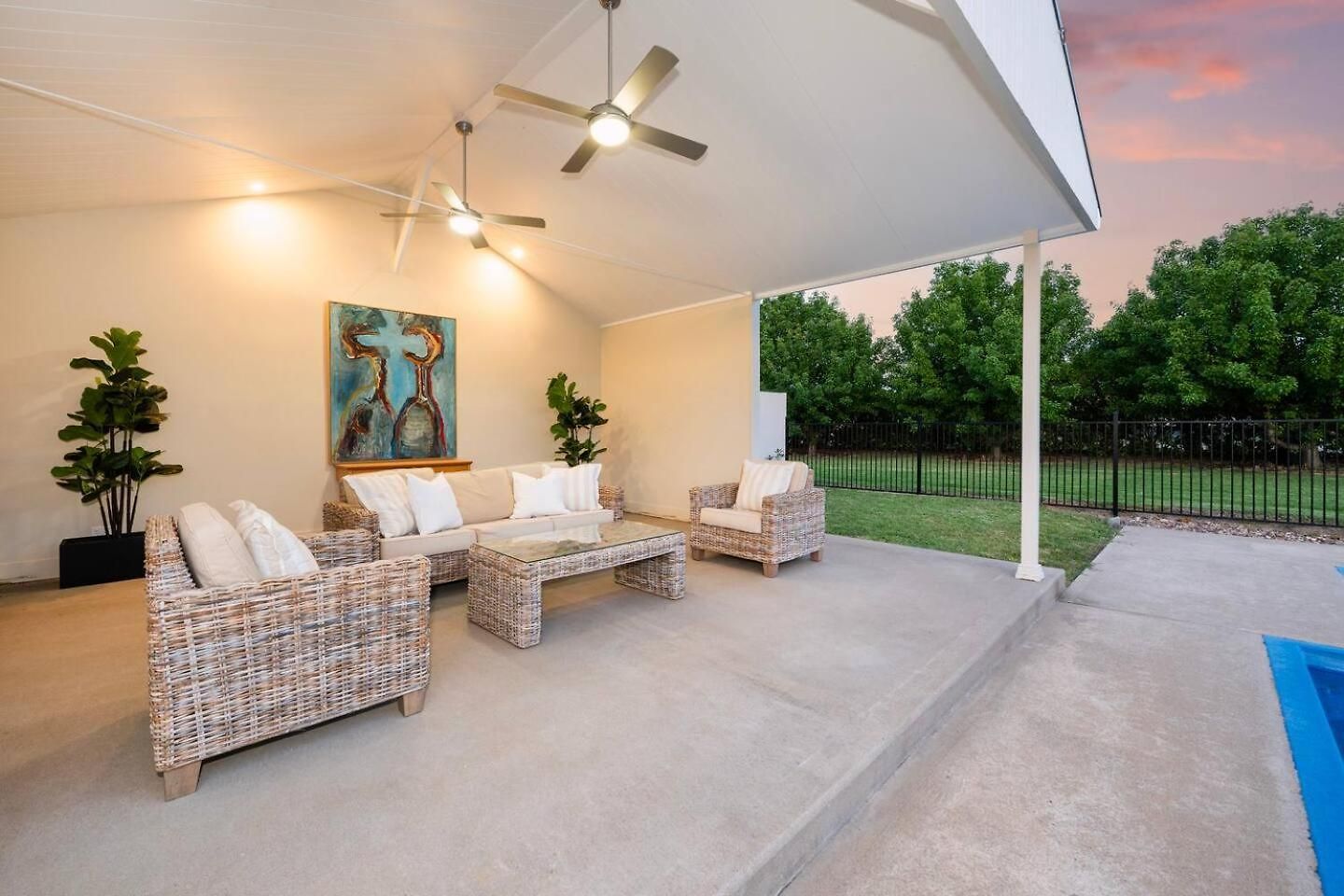 Putta Bucca Manor - Poised Poolside Country Living Mudgee