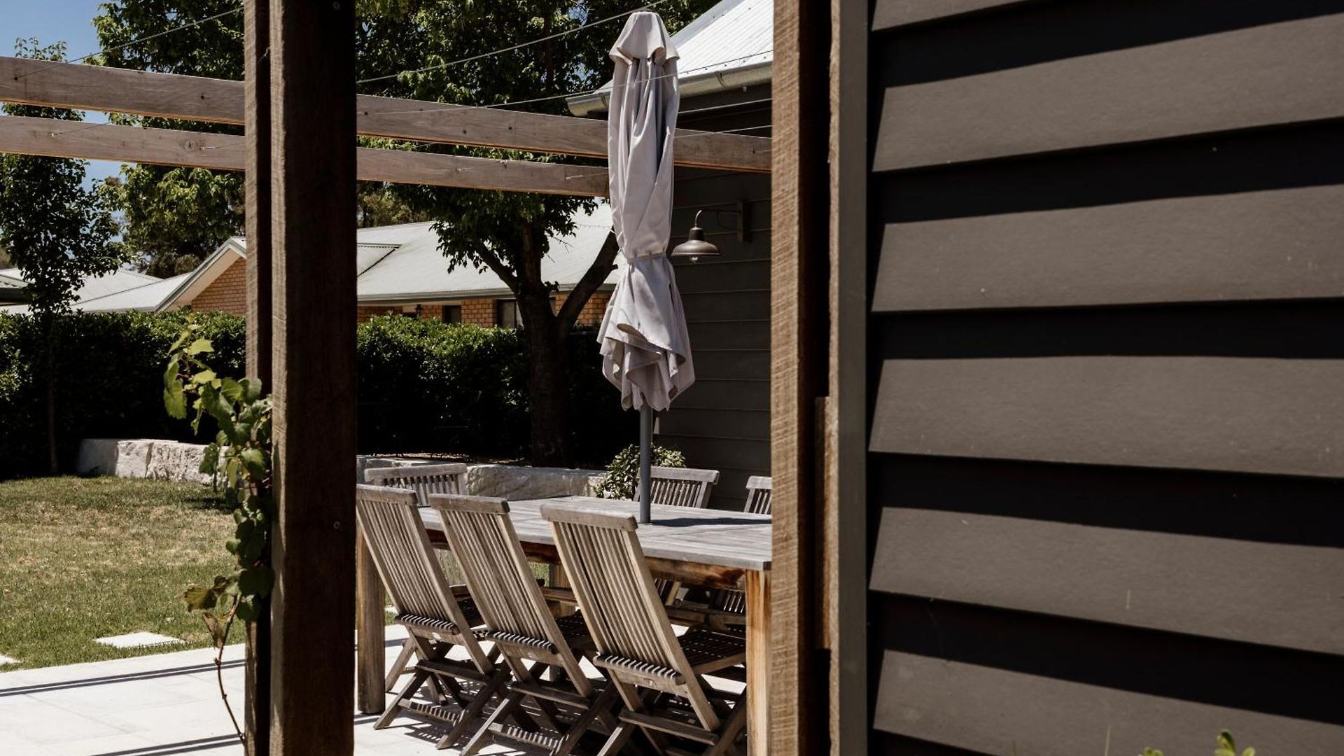 Airdrie - Storybook Country Charm * Mudgee