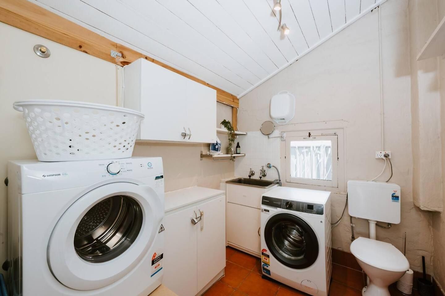 Holiday home Ironbark Oasis - Serene Poolside Haven By Cbd