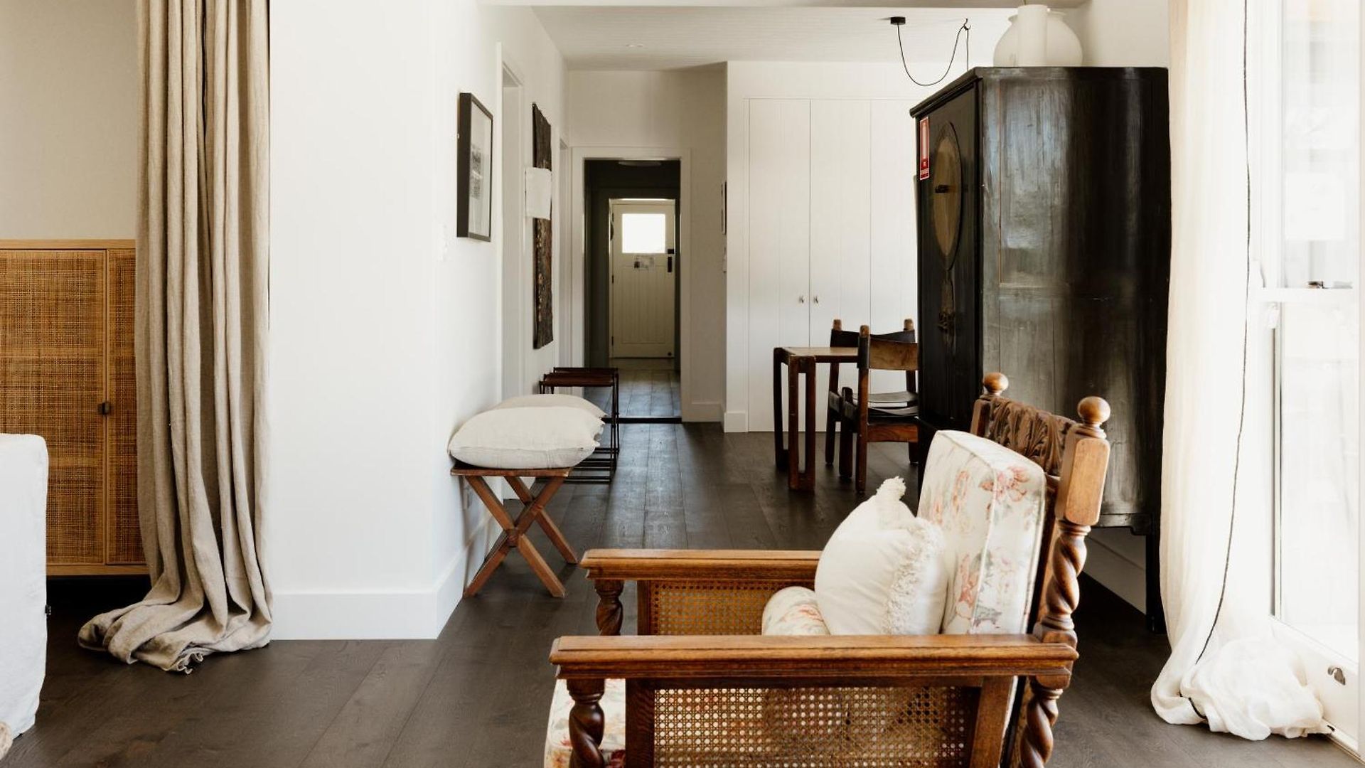 Airdrie - Storybook Country Charm * Mudgee