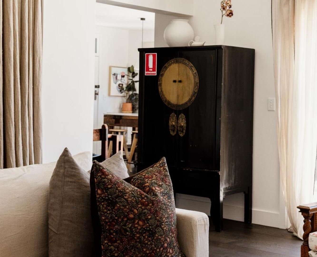 Airdrie - Storybook Country Charm * Mudgee