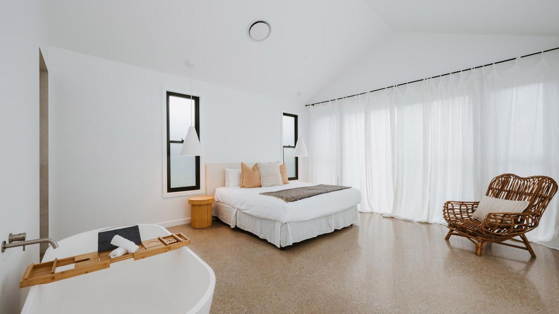 Jarli Barn - Refined Wine Country Retreat With Pool Holiday home Mudgee