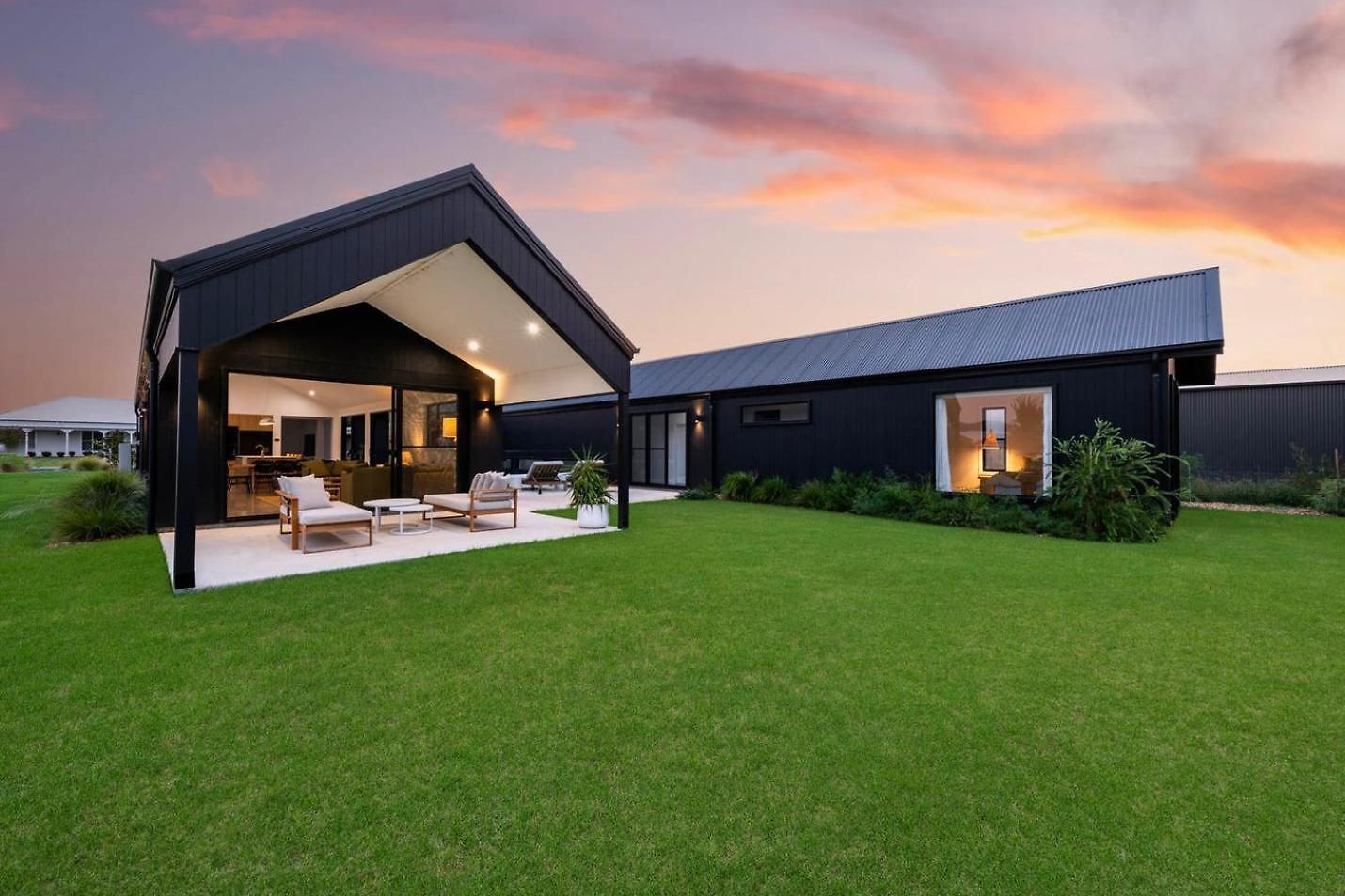 Jarli Barn - Refined Wine Country Retreat With Pool Holiday home *
