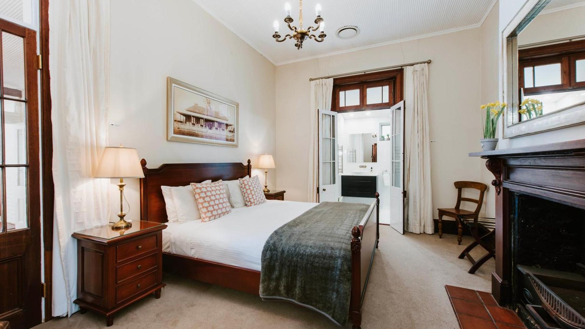 Cawarra On The Park - Historic Grandeur Holiday home