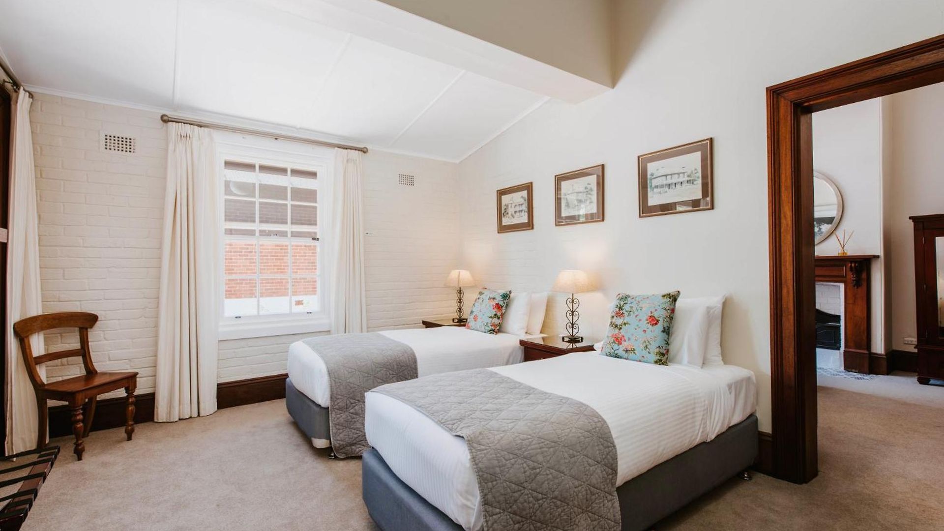 Holiday home Cawarra On The Park - Historic Grandeur