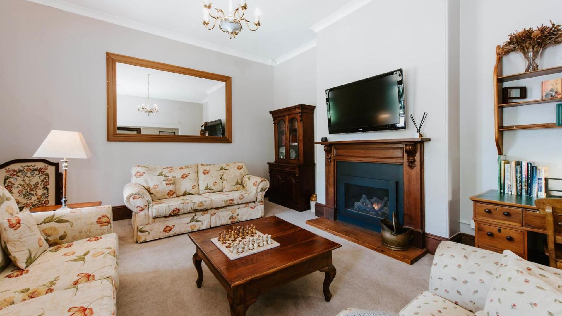 Cawarra On The Park - Historic Grandeur Holiday home *
