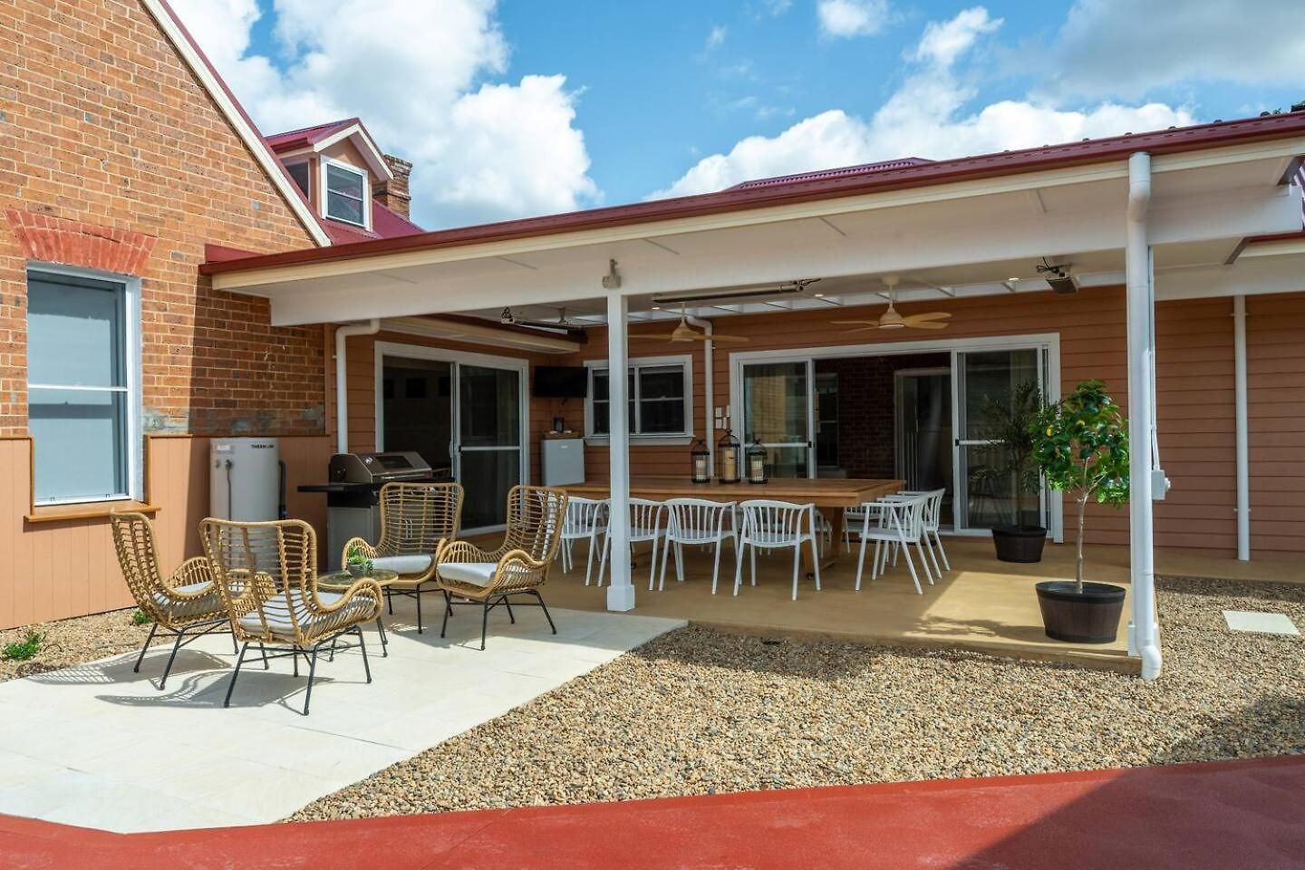 Bathurst - Historic Modern Retreat With Alfresco Holiday home Mudgee