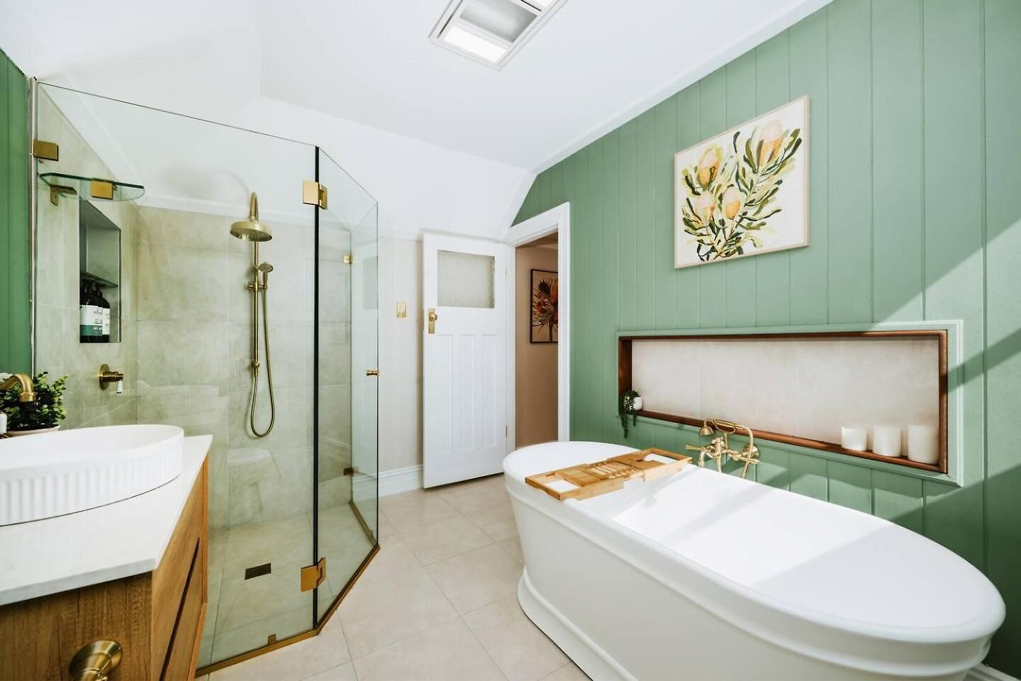 Bathurst - Historic Modern Retreat With Alfresco *