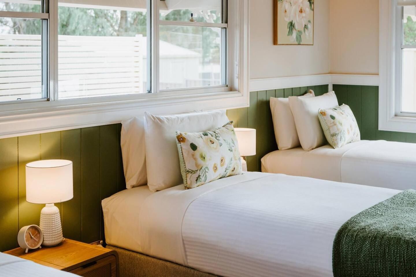 Bathurst - Historic Modern Retreat With Alfresco *