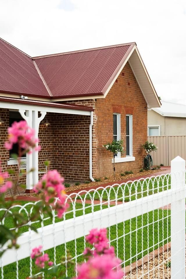 Holiday home Bathurst - Historic Modern Retreat With Alfresco Mudgee
