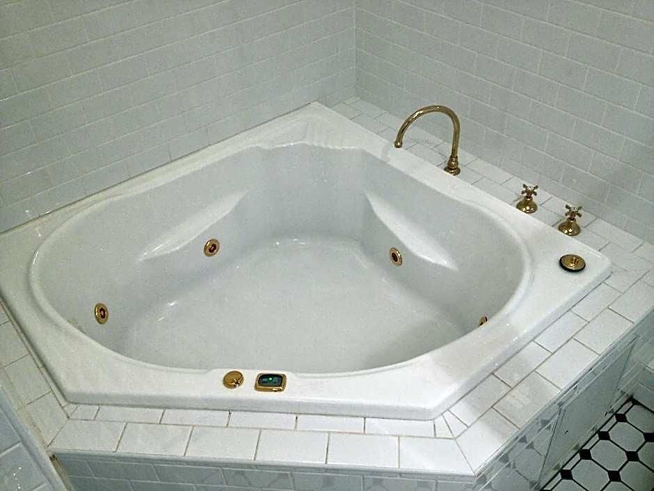 Cobb & Co Court Boutique Hotel 4*