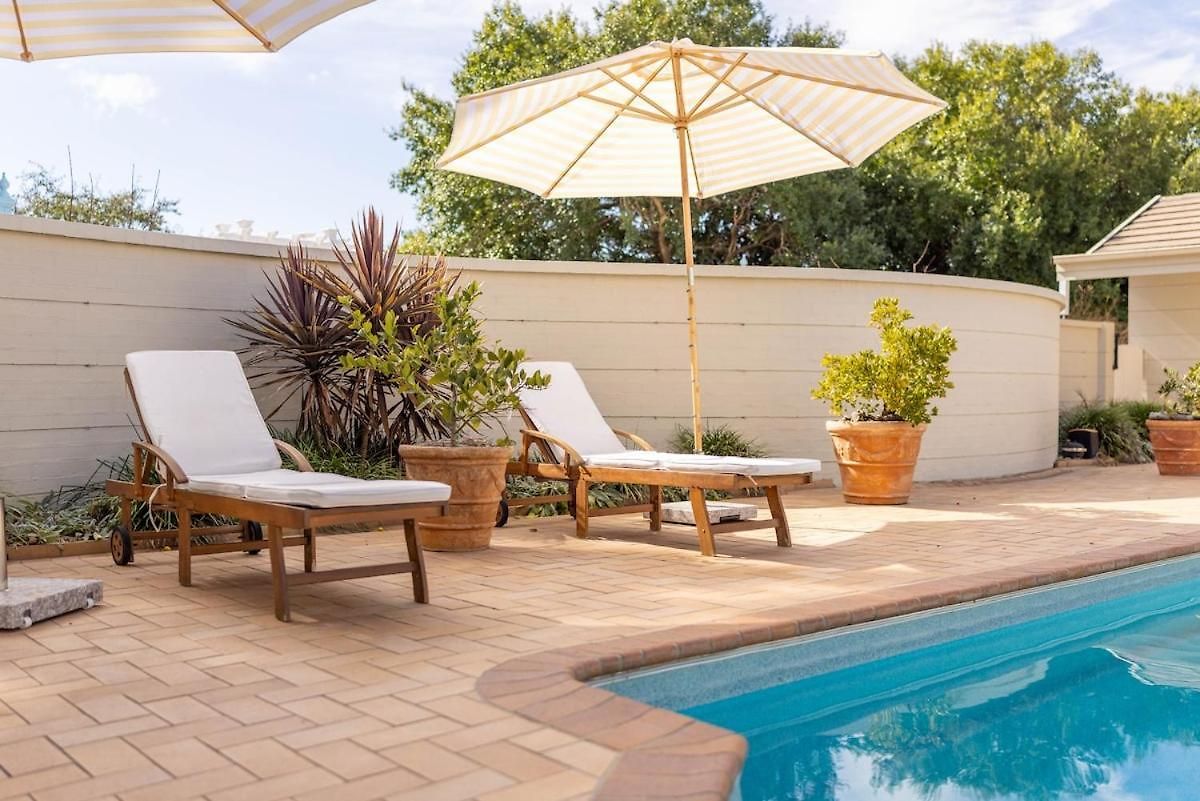 Villa Private, Self-contained In *