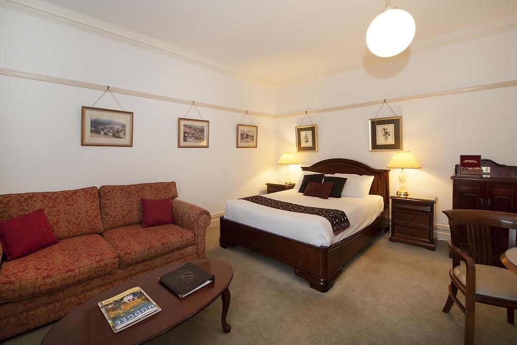 Cobb & Co Court Boutique Hotel 4*
