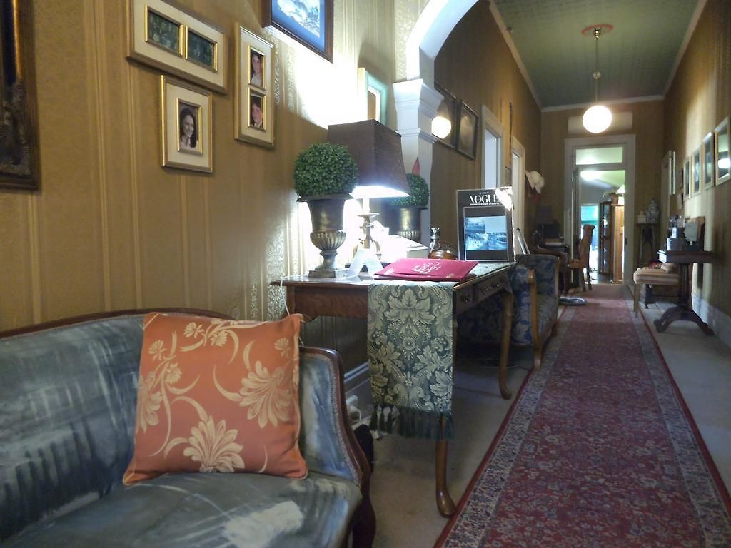Lauralla Bed & Breakfast
