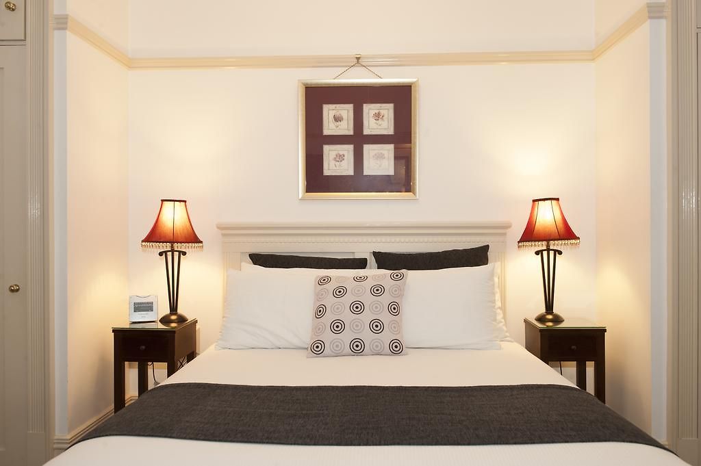 Cobb & Co Court Boutique 4*