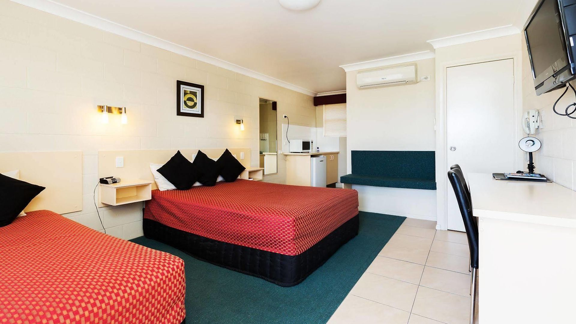 Motel Soldiers