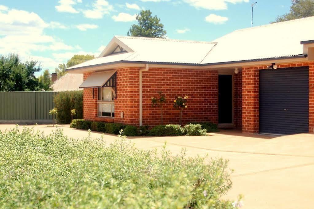 Colonial Court House * Mudgee