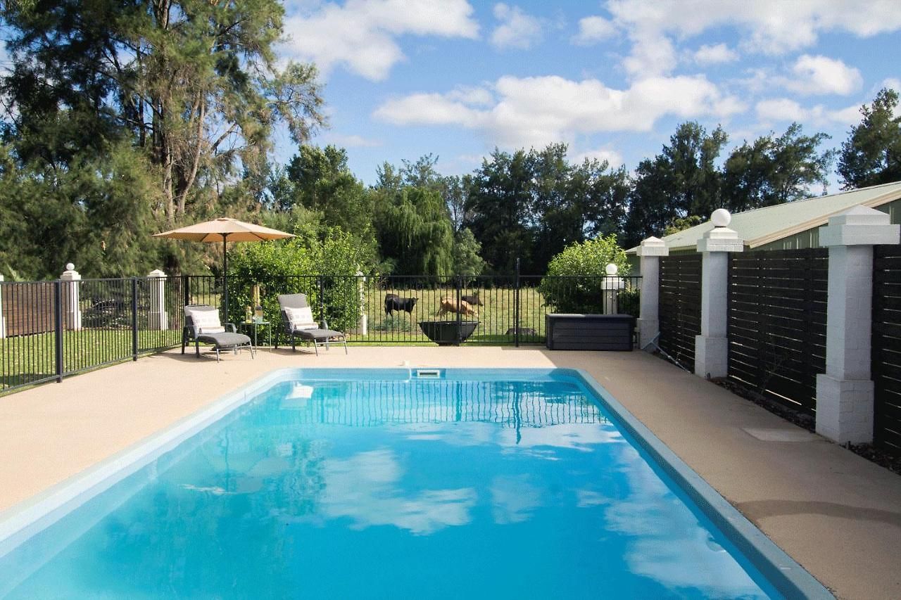 Country Grandeur At Elegant Group Getaway