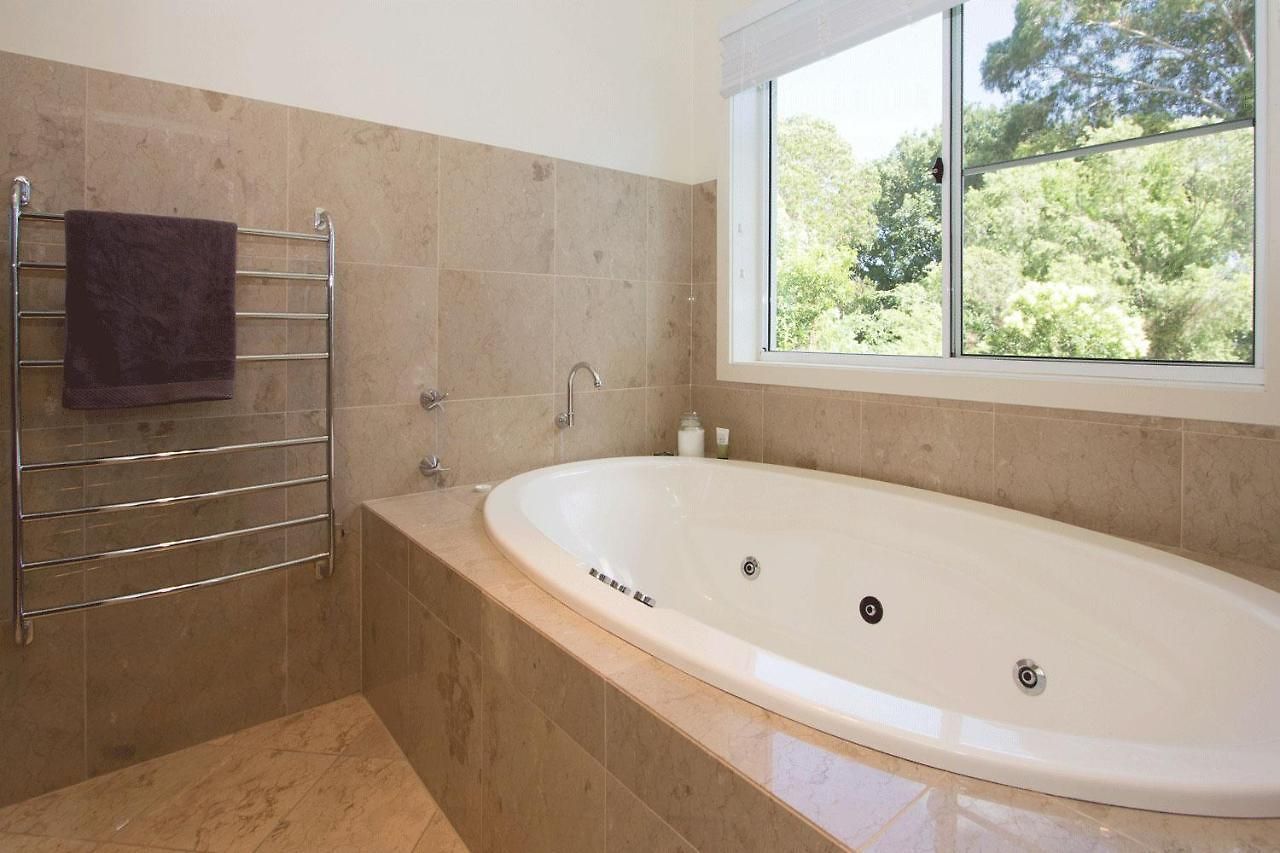 Country Grandeur At Elegant Group Getaway