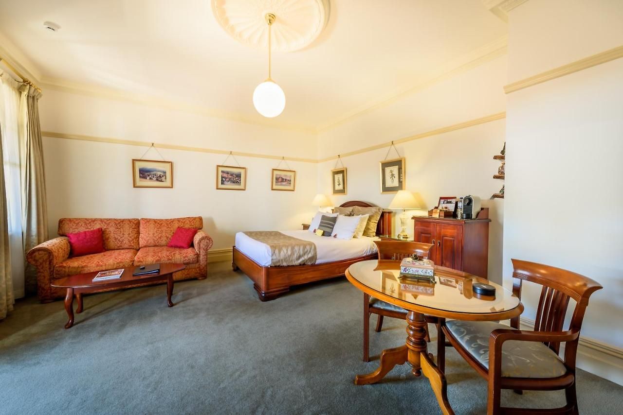 Cobb & Co Court Boutique Hotel