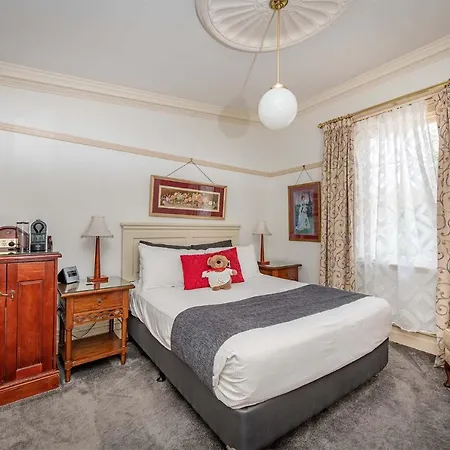 Cobb & Co Court Boutique Hotel 4*